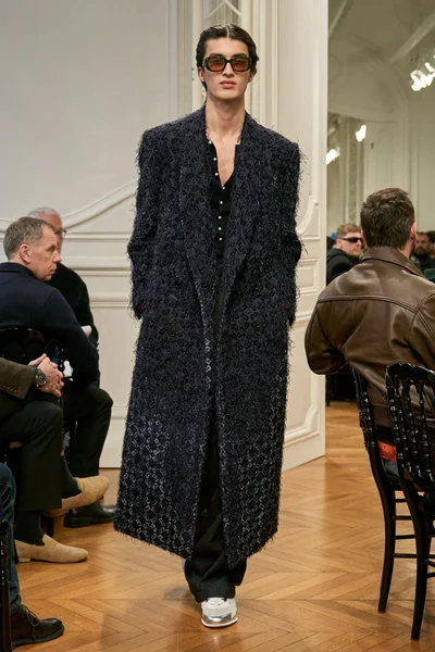 Look 25